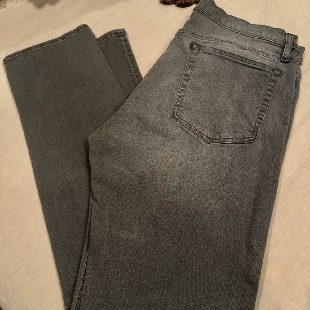 Frame Stretch Gray Denim Jeans
34 x 32
NWOT